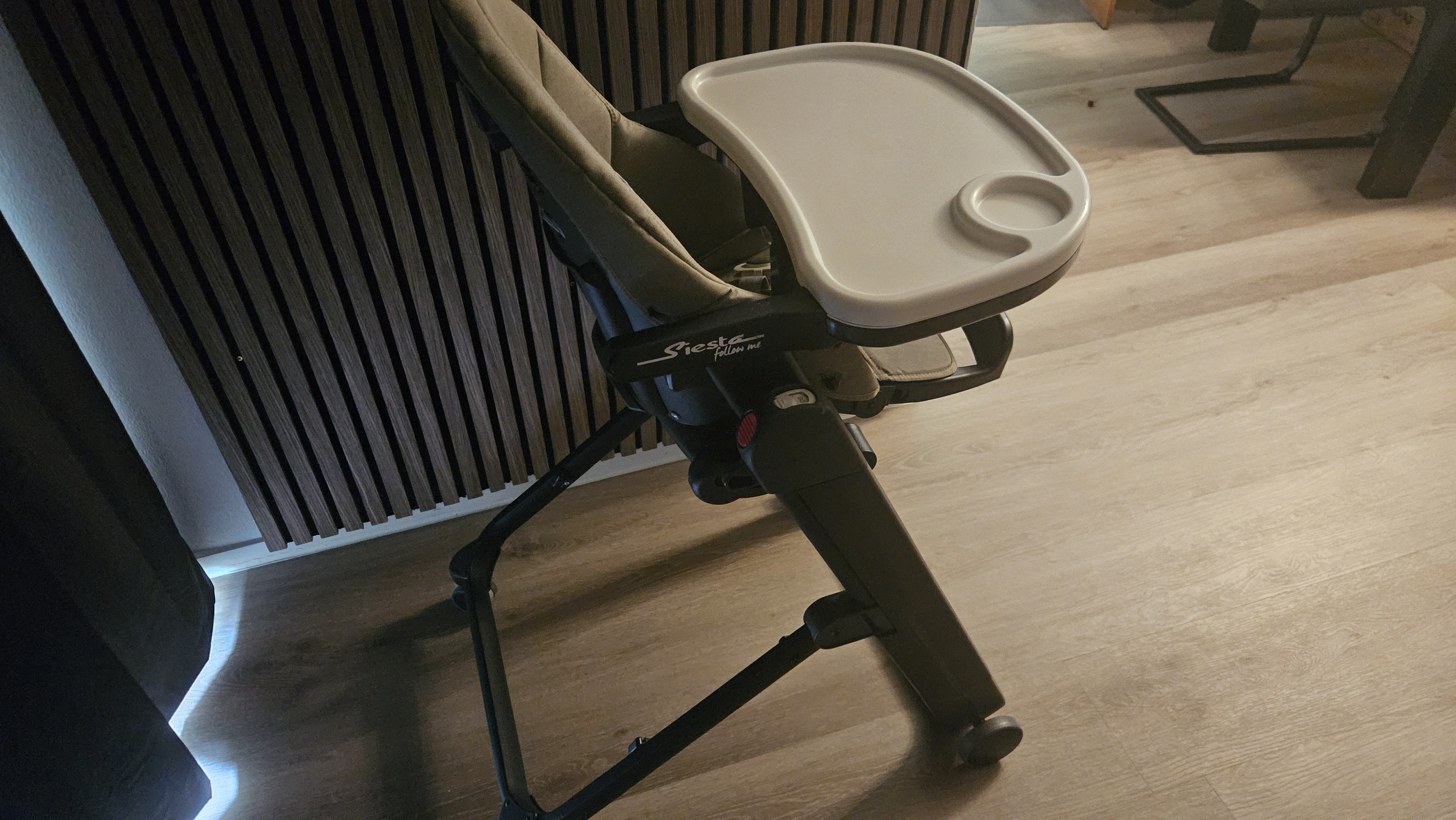 Baby high chair thumbnail 3
